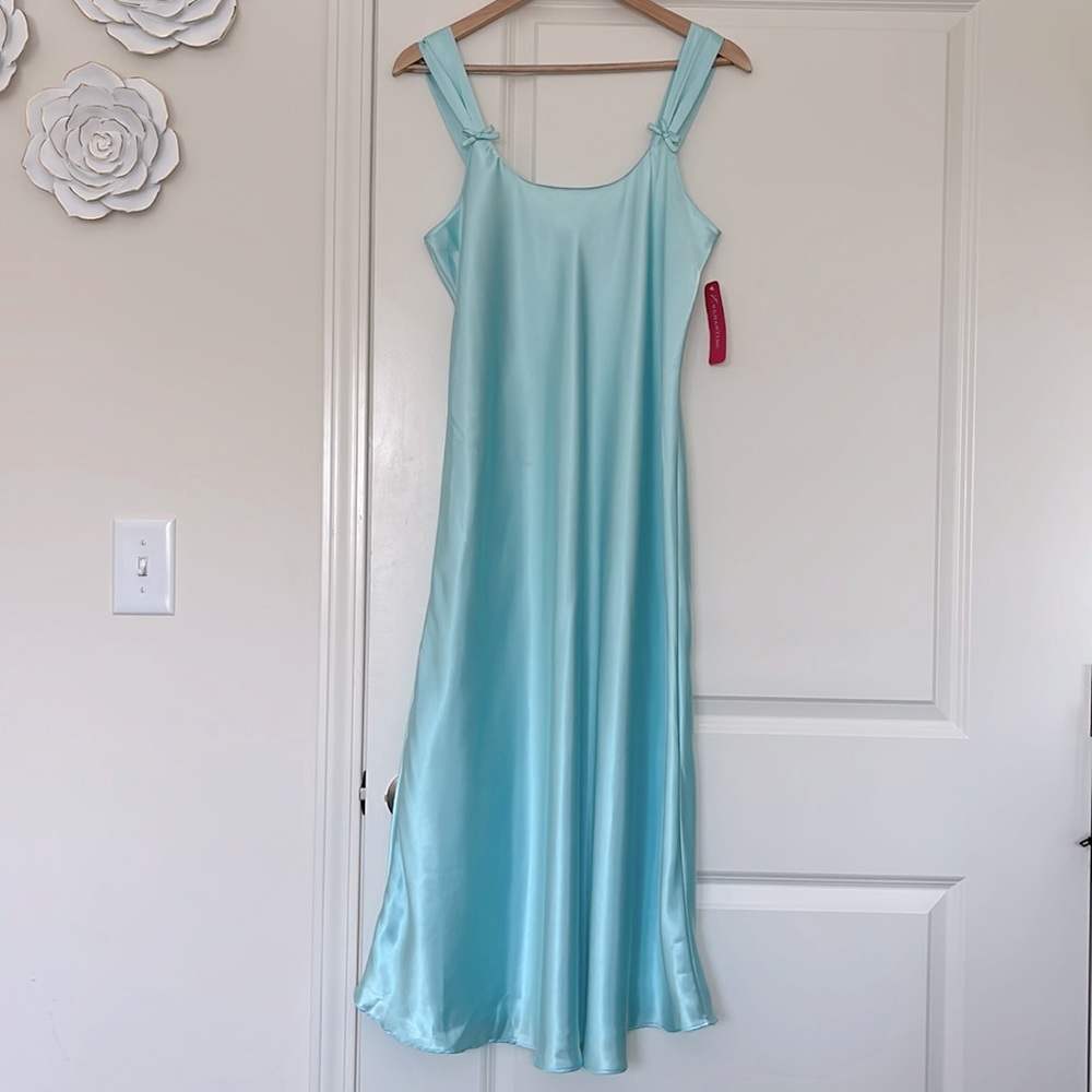 NWT Enchanting Tiffany Blue Night Gown with Bows Size M
